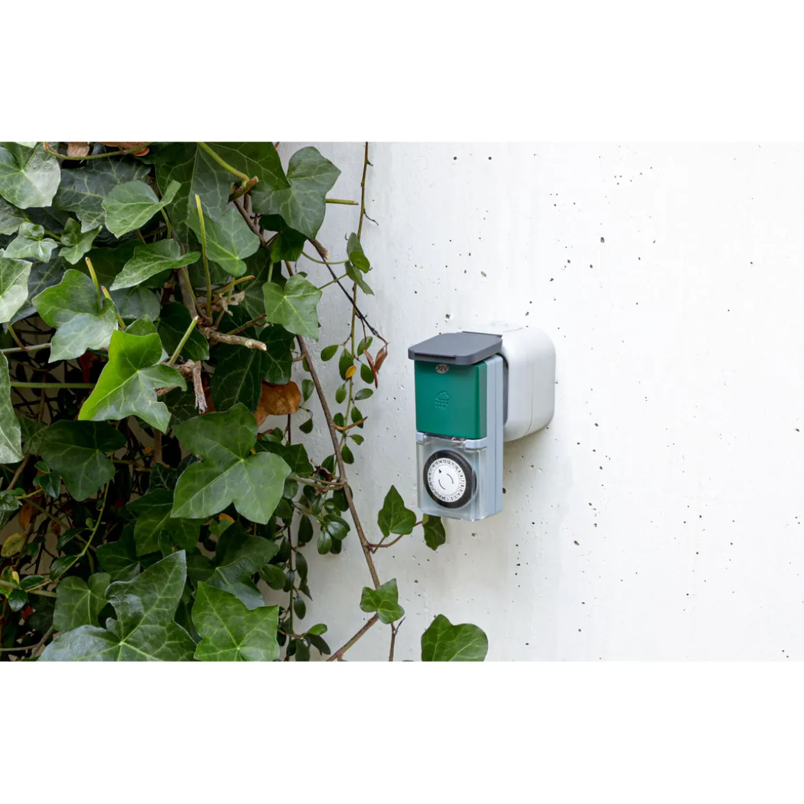 Basic Tageszeitschaltuhr spritzwassergeschützt