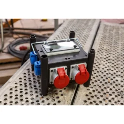 Brennenstuhl Kompakter Stromverteiler BSV 3/32 2 2m