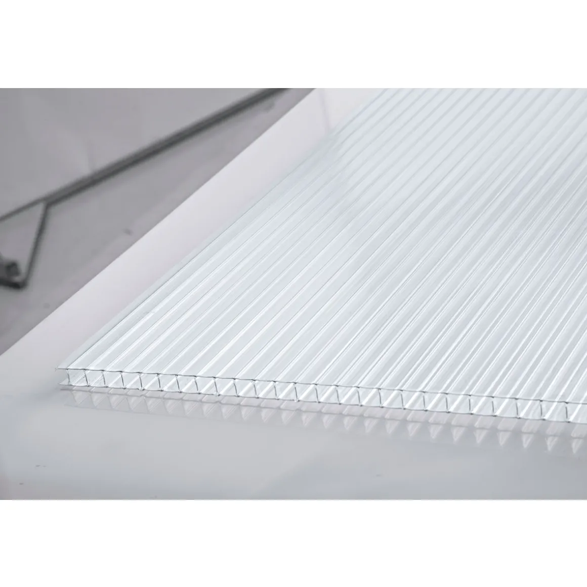 gutta Polycarbonat-Hohlkammerplatte transparent 250 x 98 x 1 cm